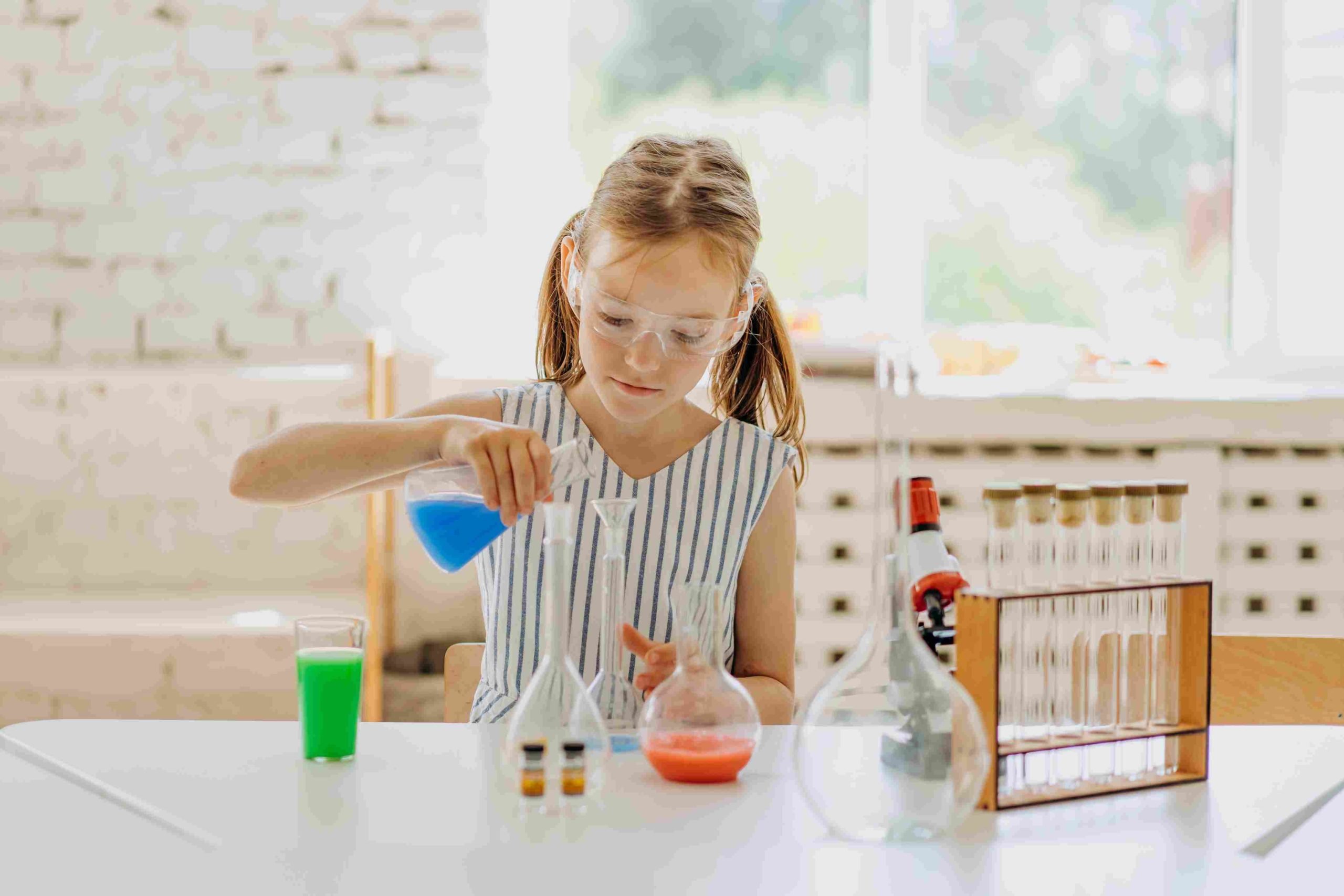 Comment intéresser mon enfant aux sciences?